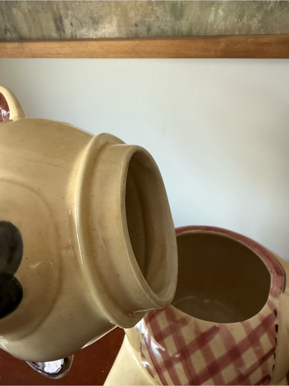 Ceramic Cream and Mauve Bear vintage cookie jar - Picture 2 of 6